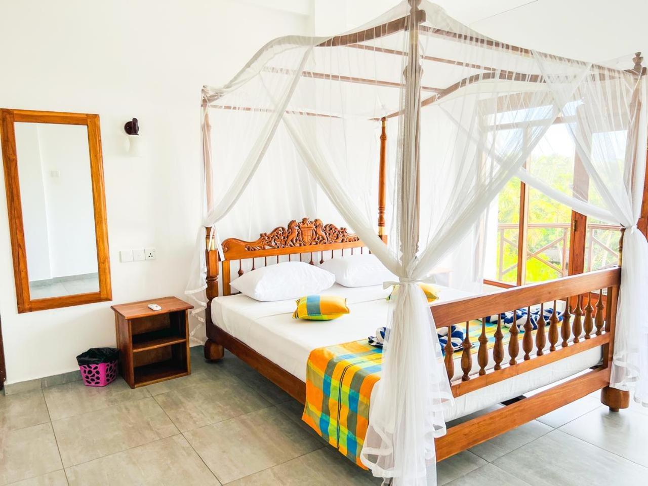Hotel Twenty-Two Weligambay Weligama Esterno foto