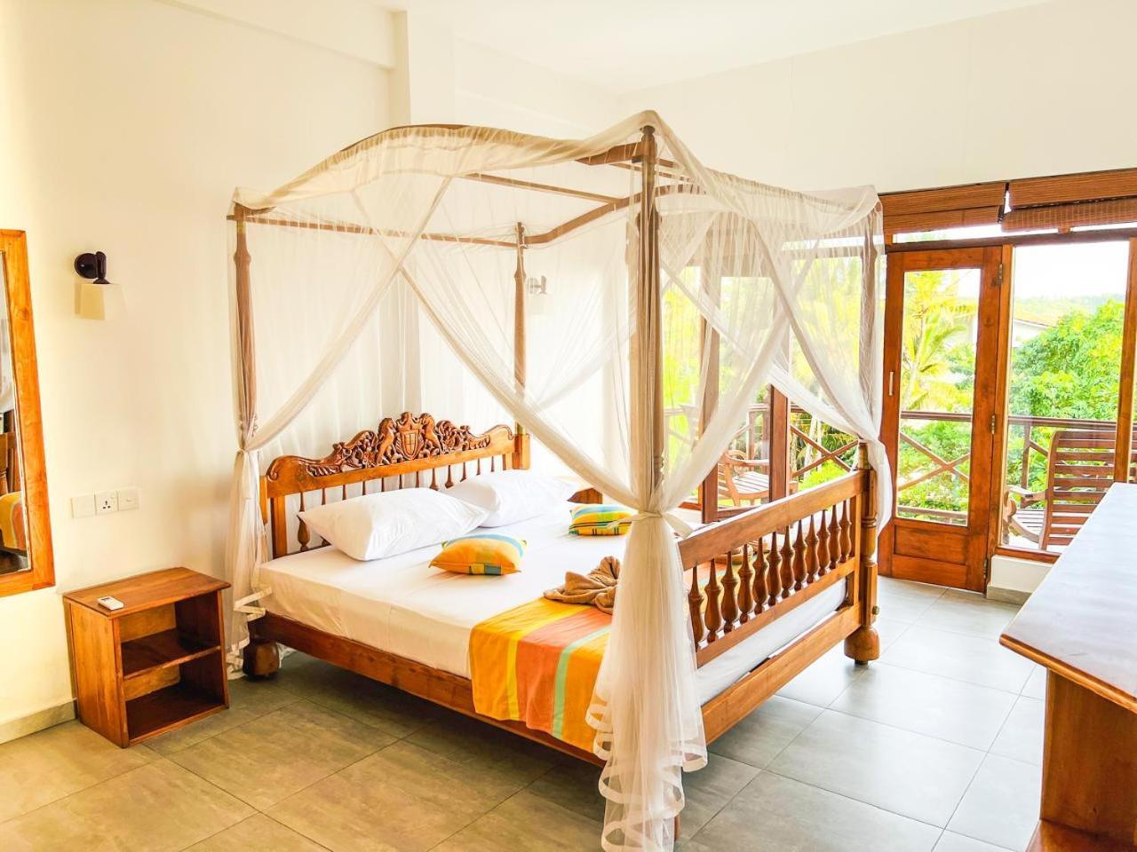 Hotel Twenty-Two Weligambay Weligama Esterno foto