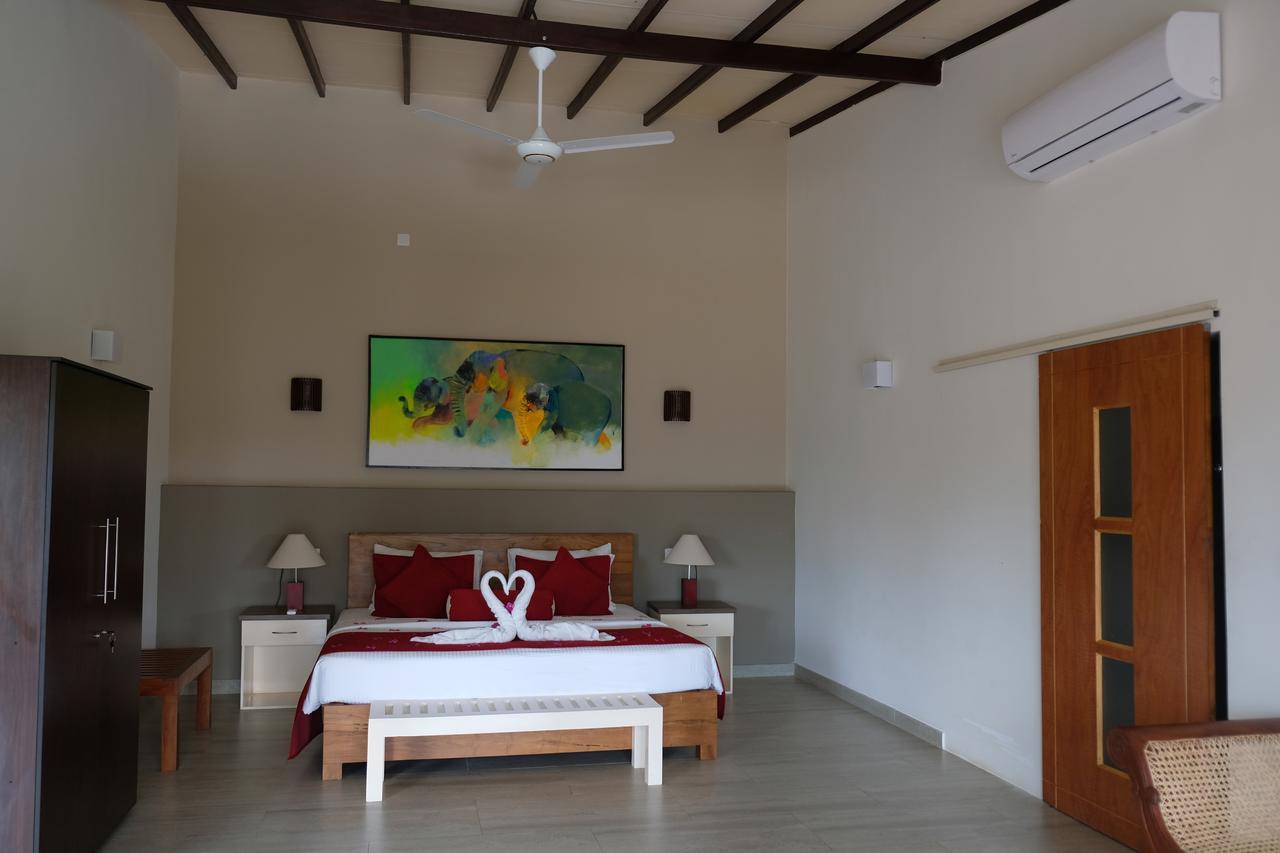Hotel Twenty-Two Weligambay Weligama Esterno foto