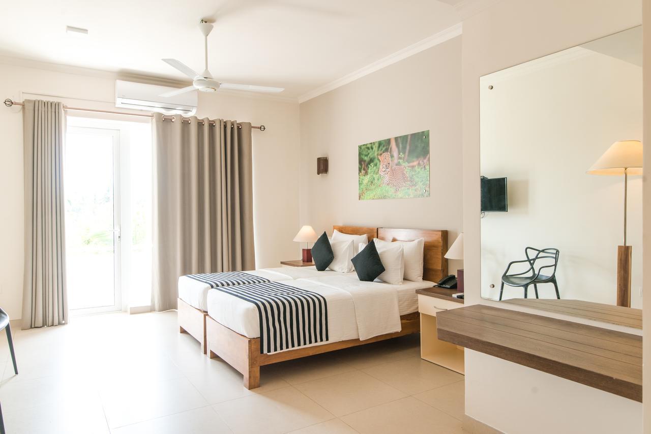 Hotel Twenty-Two Weligambay Weligama Esterno foto