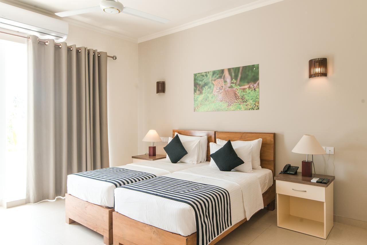 Hotel Twenty-Two Weligambay Weligama Esterno foto