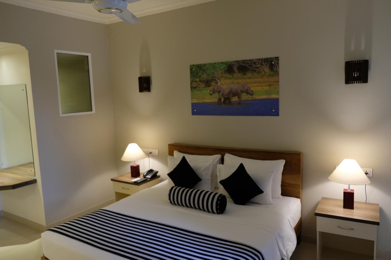 Hotel Twenty-Two Weligambay Weligama Esterno foto