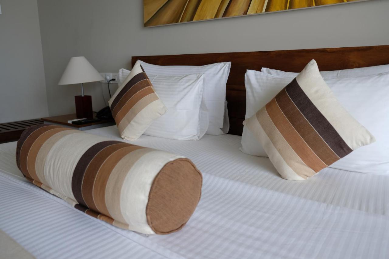 Hotel Twenty-Two Weligambay Weligama Esterno foto
